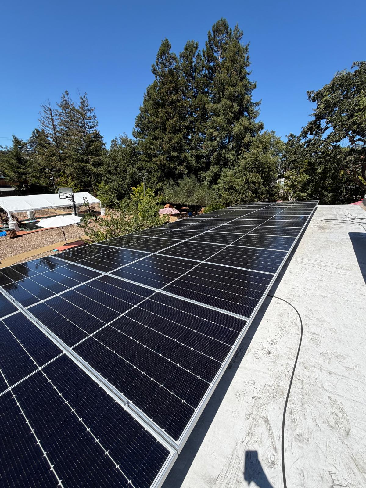 Commercial rooftop solar panels overview